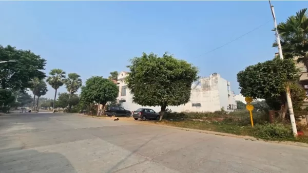 2350 sqft plot for sale omex city